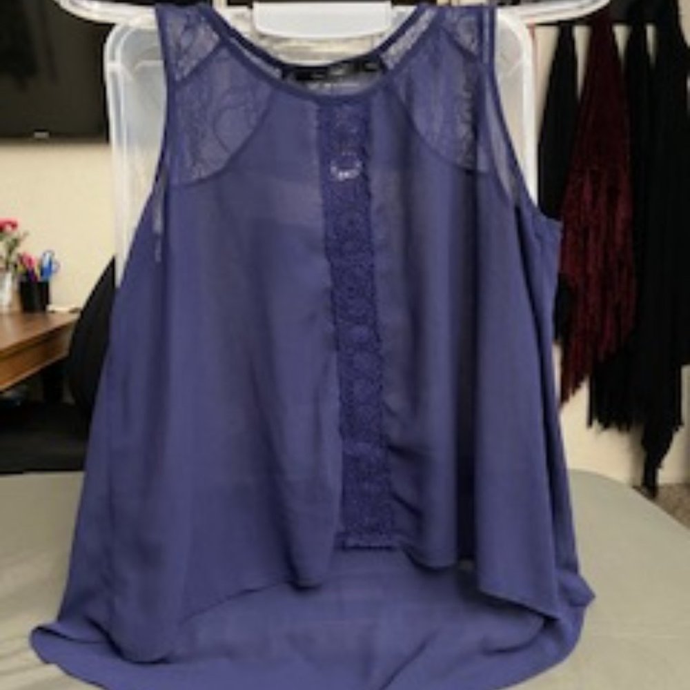 Doe & Rae Sleeveless Top w/Lace